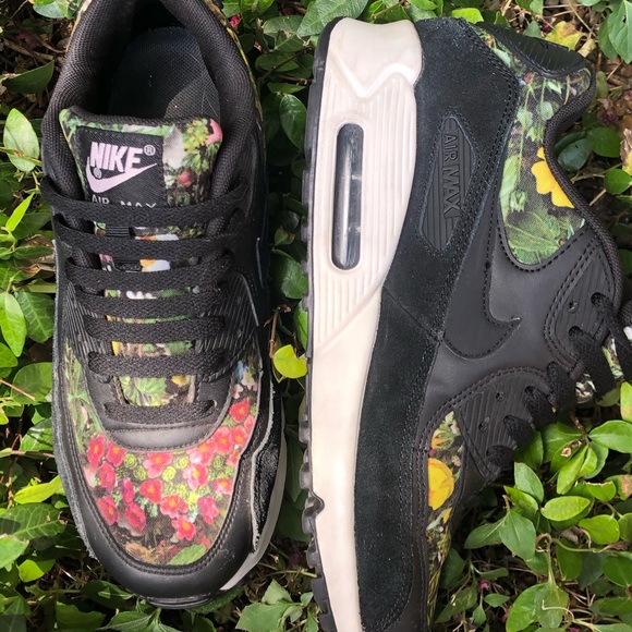Size 7.5 USW Nike AirMax - Picture 3 of 7